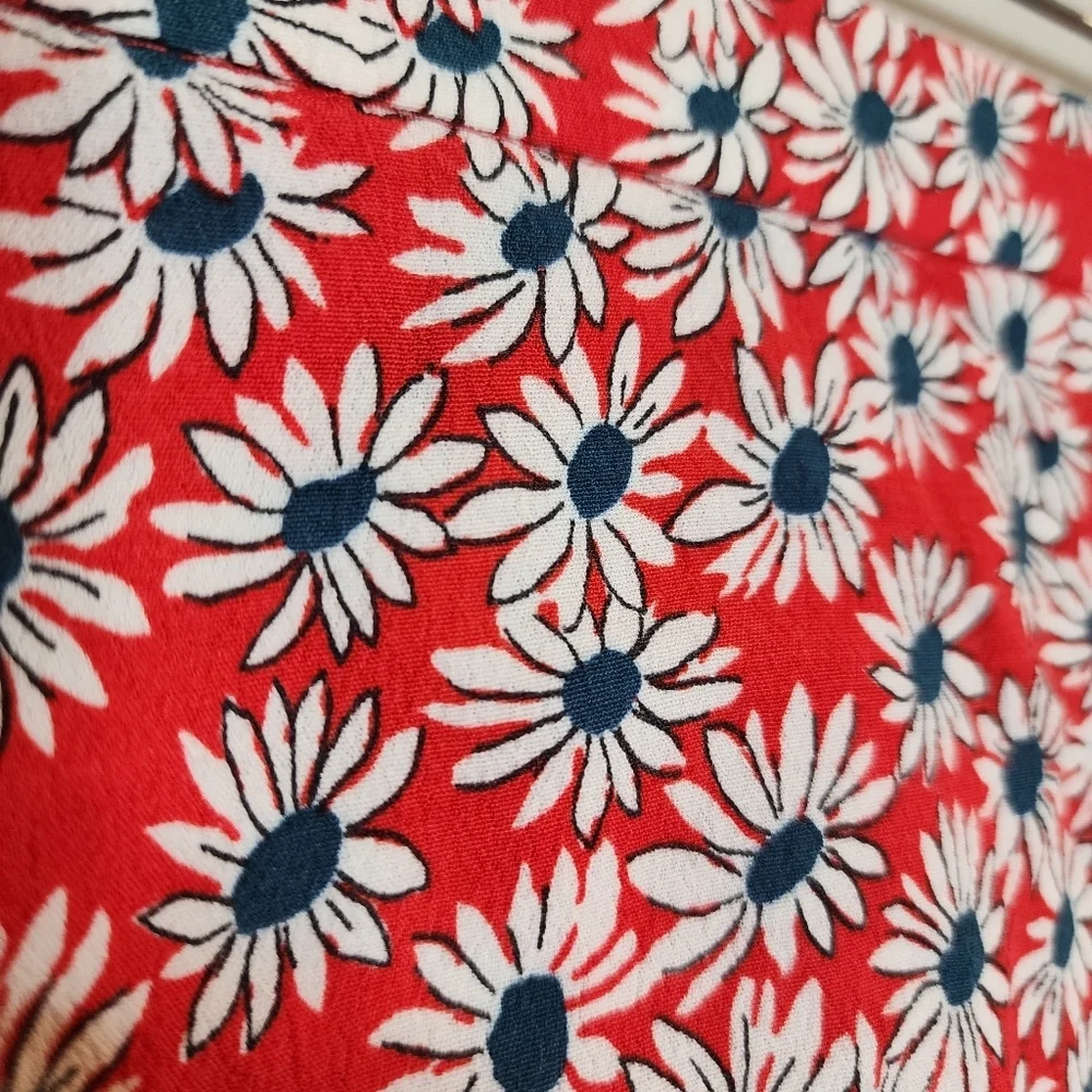 Zara 2-peice Set Skort (M) Top (L) Red‎ White Blue Floral Rayon